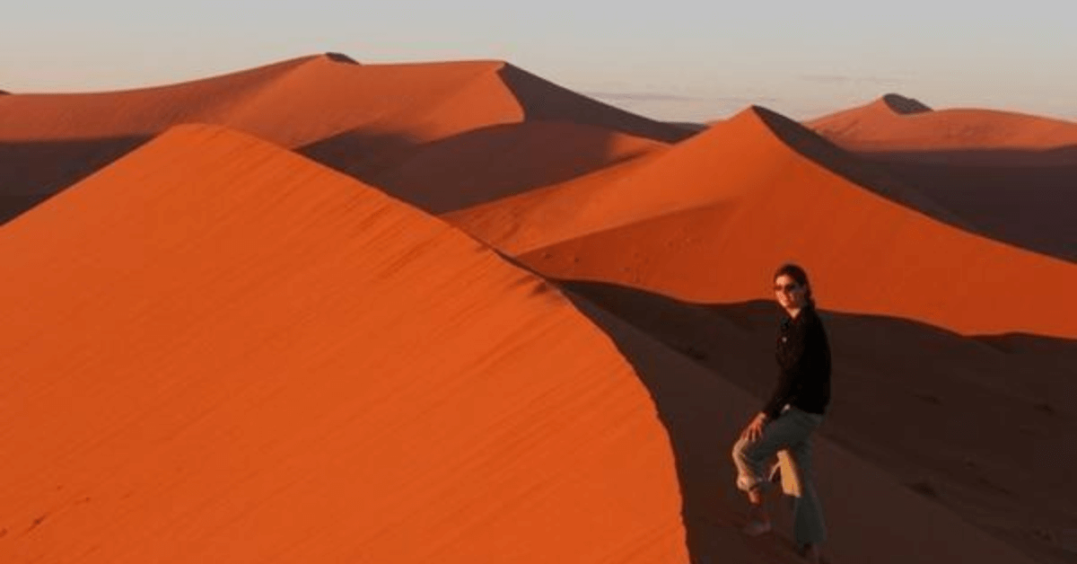 Why are the Red Dunes a Popular Spot for Desert Safari in Dubai